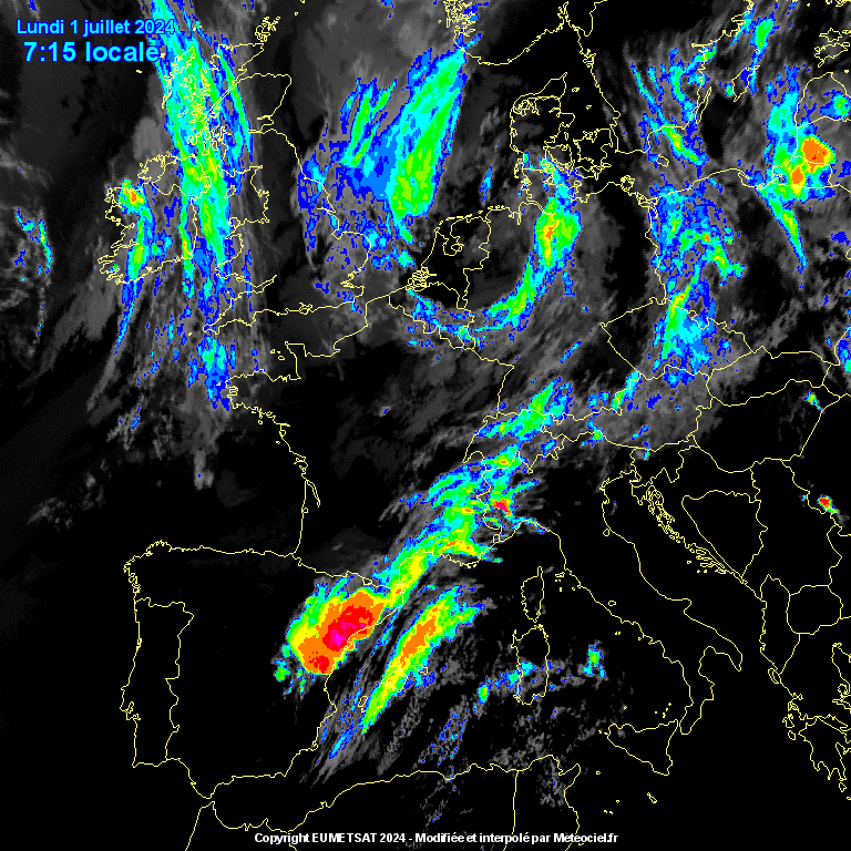 Imatge acolorida infraroja d'Europa. El color indica els diferents tipus de nvols. Com ms vermells ms dimensi vertical tenen, de manera que es poden distingir les tempestes dels nvols alts o les boires.